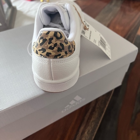 Adidas advantage court shoes - Picture 3 of 5